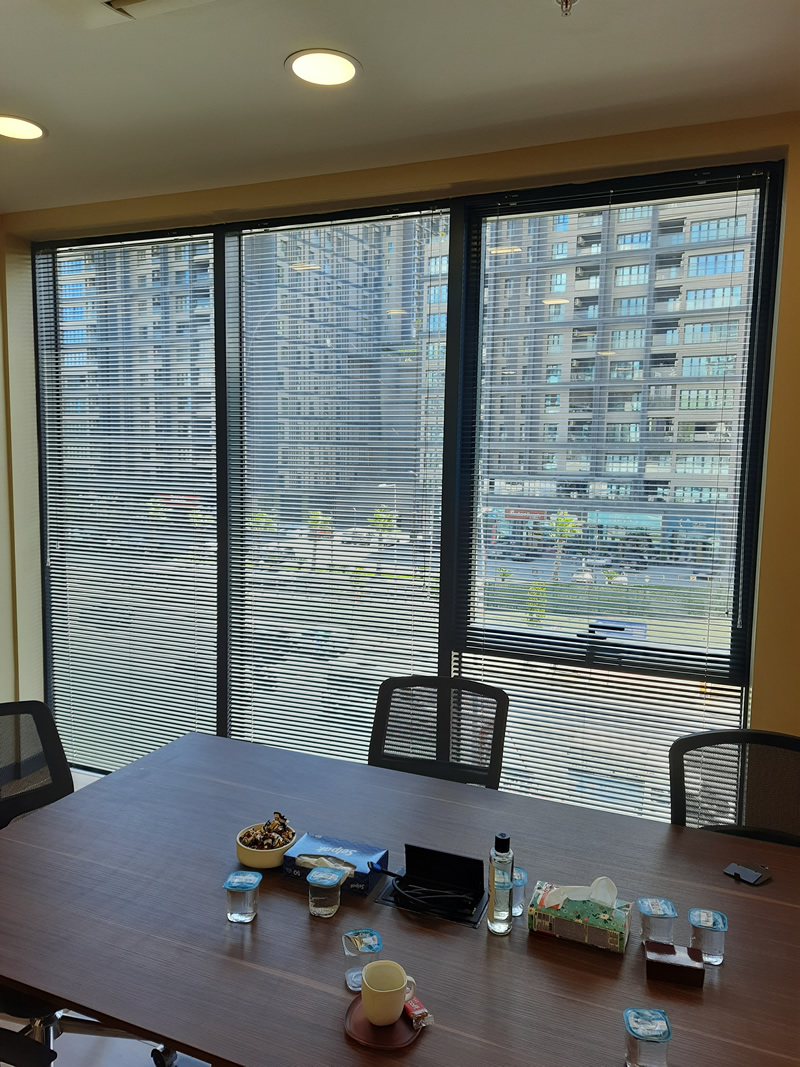 Metal Jaluzi Perde Nerelerde Kullanılır? | Modern ve Dayanıklı Perde Sistemleri